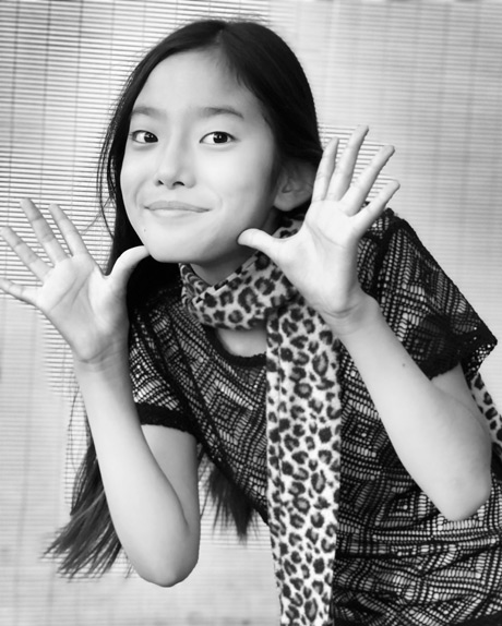 Olivia Hands Image